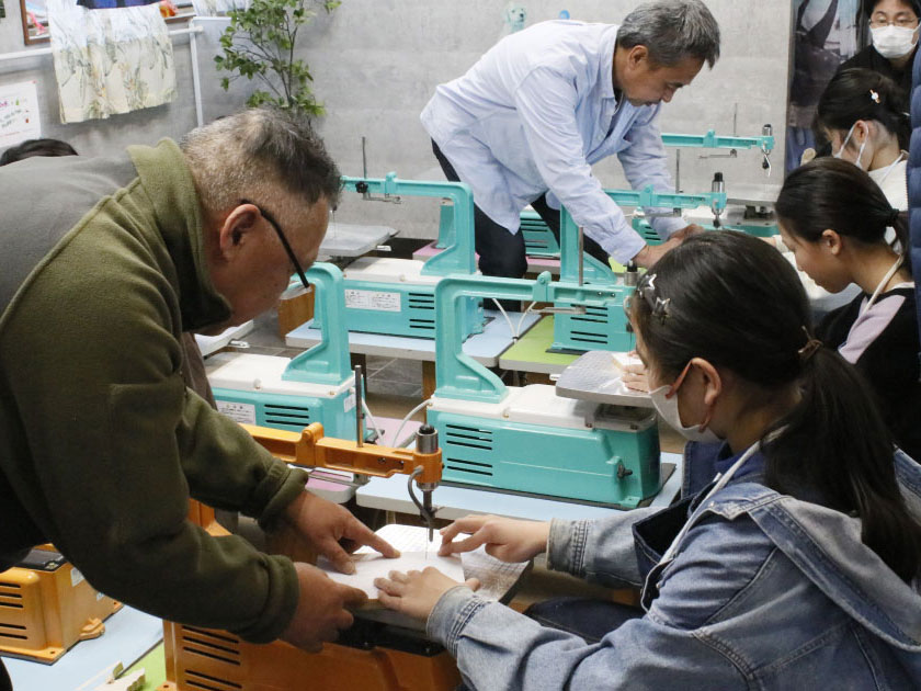 みんなの美術部Vol.35【木工】<BR>「糸のこ盤で組み木作品をつくろう！」